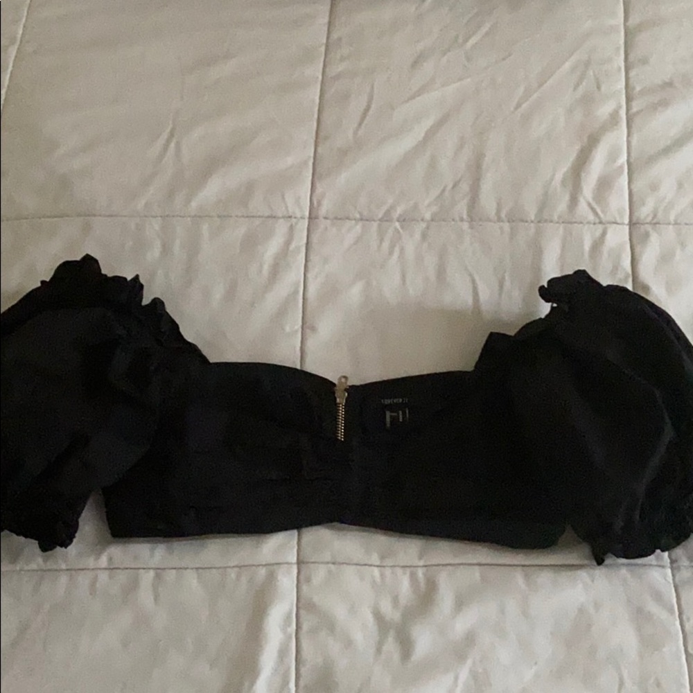 Black crop top